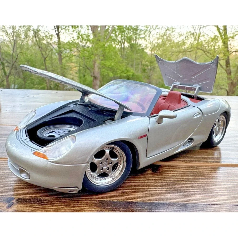 Porsche Boxster 1:18 Diecast Model Car Maisto Silver Convertible Special Edition